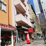 Center Spacious With Free Parking