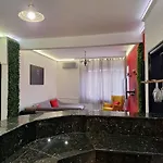 Center Spacious With Free Parking Daire *