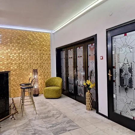 Daire Center Spacious With Free Parking