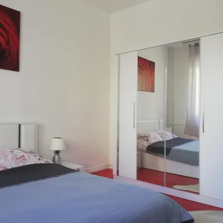 Center Spacious With Free Parking * София