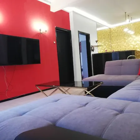 Center Spacious With Free Parking Lejlighed