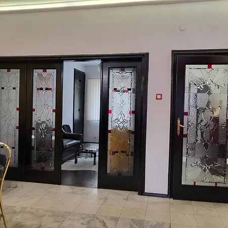 Center Spacious With Free Parking Appartement